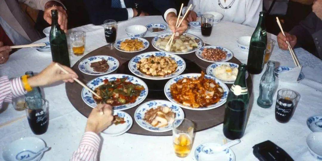 日本人为了吃饭设计的神器,为了方便自己吃饭做了一个机器