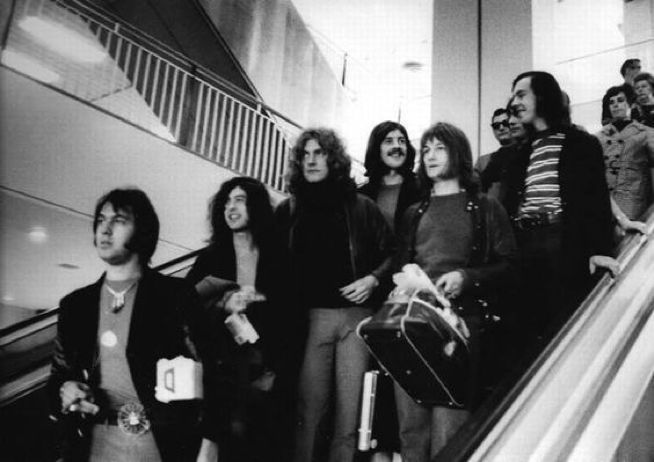 春日速递|别成天拖着笨重的行李箱到处跑了，各品牌的旅行包实用、好凹造型