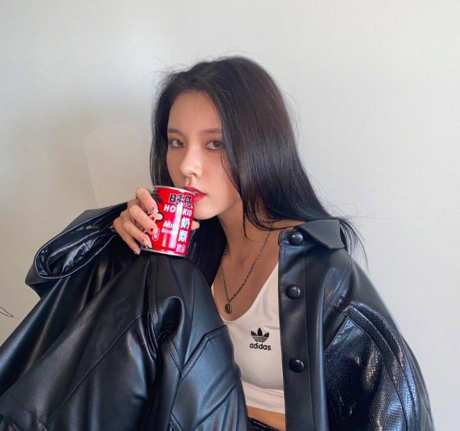 运动风又酷又飒的穿搭,10套舒适又时髦的运动穿搭