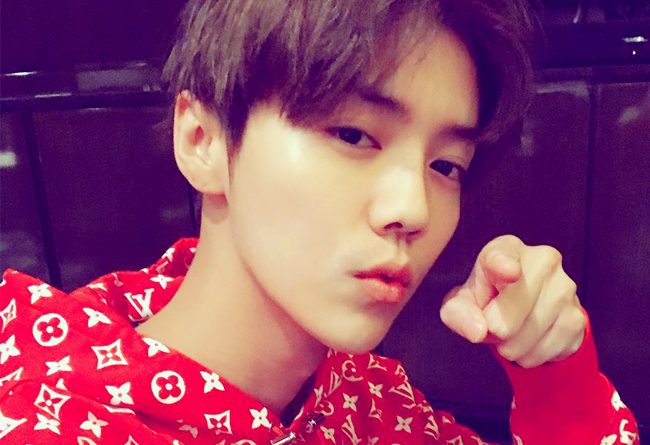 鹿晗上脚足球鞋,鹿晗创造营上脚dunk