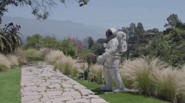 这才是妥妥的背靠资本啊