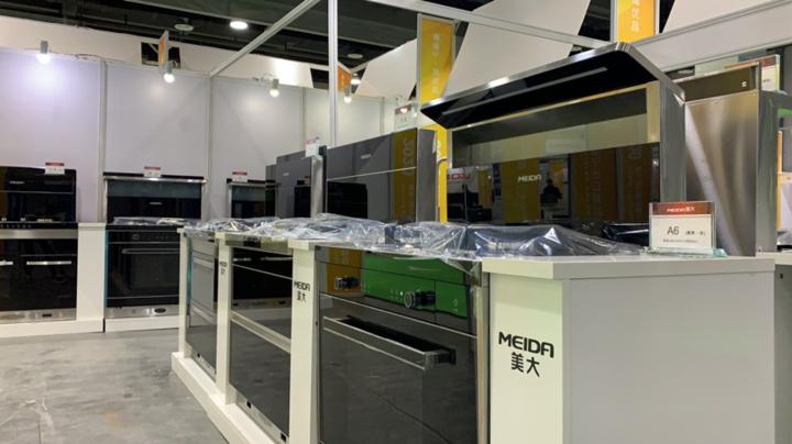 孙俪和杨紫同款裙子,杨紫孙俪同款华伦天奴