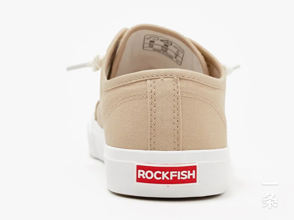 英国的小白鞋,帆布不系鞋带小白鞋