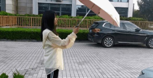 厉害了！这把伞一键自动开收伞，能抗8级大风