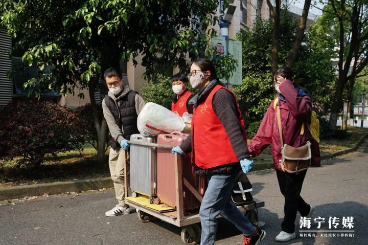海高开学,海宁宏达高级中学新生开学