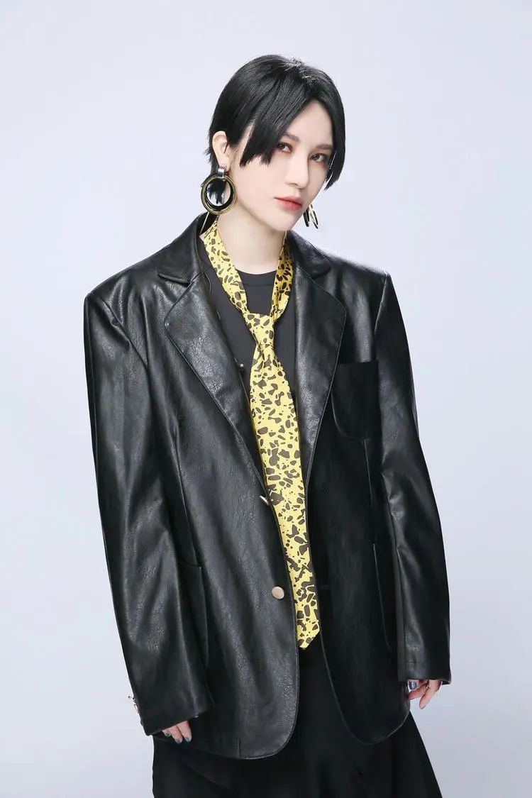 为什么06超女冠军是尚雯婕,06超女尚雯婕为何被孤立