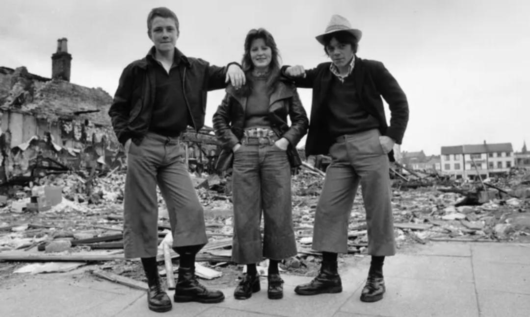 马丁博士和马丁大夫有区别吗,马丁博士的八孔马丁靴有什么区别