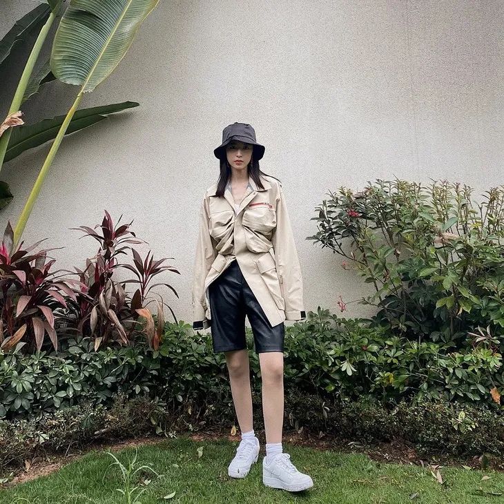 配饰狂|杨幂的终极时髦秘籍，10块钱帮你给腿整容