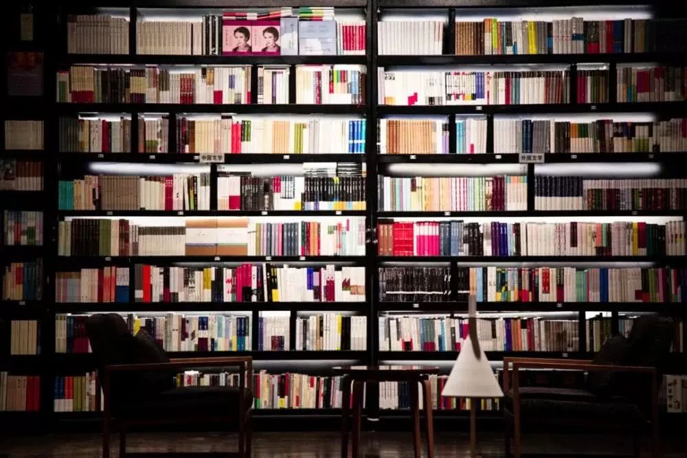 【双语】Shh,thebookcouponsarecoming遍布郑州的书“券”气