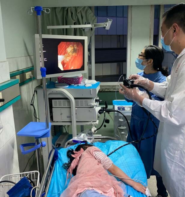 1岁小孩误吞硬币医生一秒取出,6岁孩子误吞硬币一周后才发现