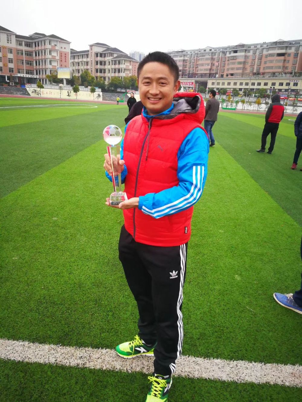 足球运动员陈新,陈新体育视频