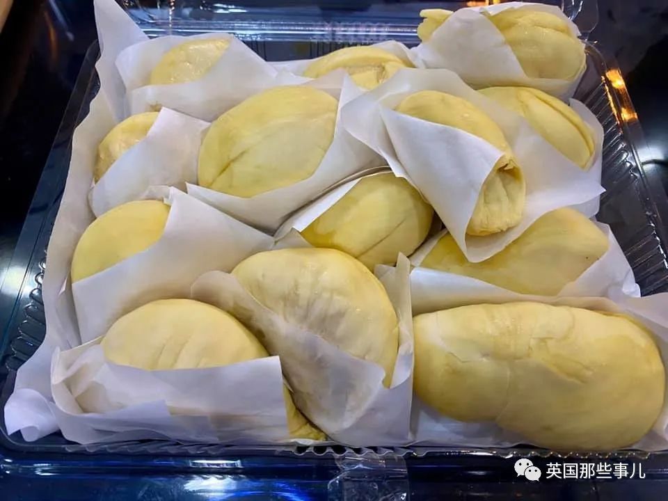 泰国健身教练赤膊卖榴莲走红,泰国健身教练榴莲