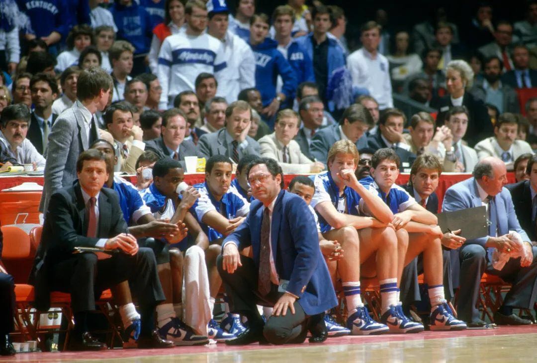 一万块钱的dunk,dunk买大半码还是买刚刚好