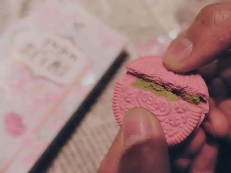 去便利店买吃的回来吃,去便利店买个东西