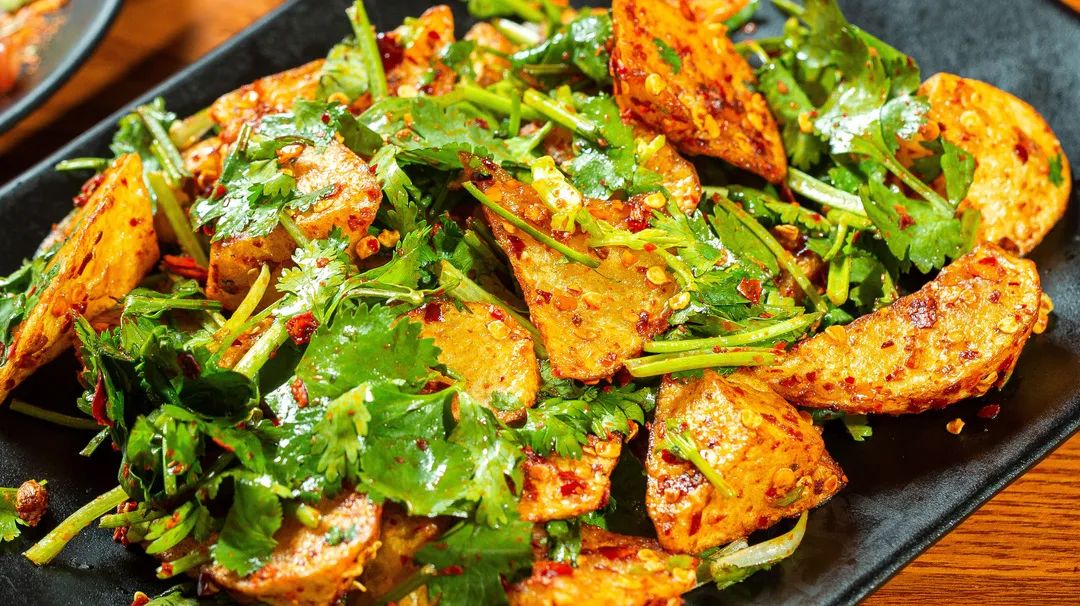 思聪都打卡过的这家成都烧烤店来长沙啦！网红猪鼻筋免费送