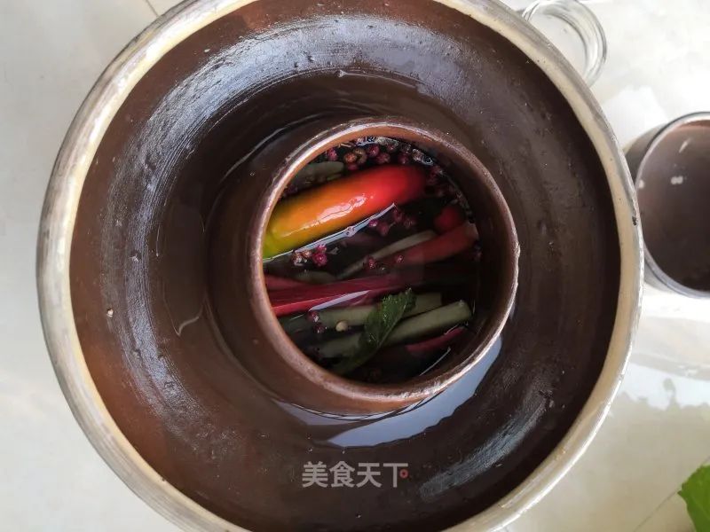 教大家做好吃爽口的四川泡菜，口感脆生，开胃解腻