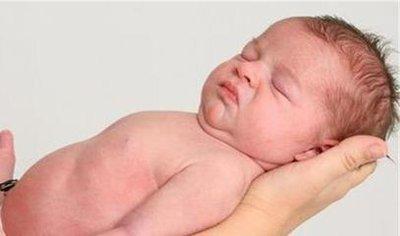 新生儿有点缺氧造成脑部损伤,新生儿缺氧会危险吗