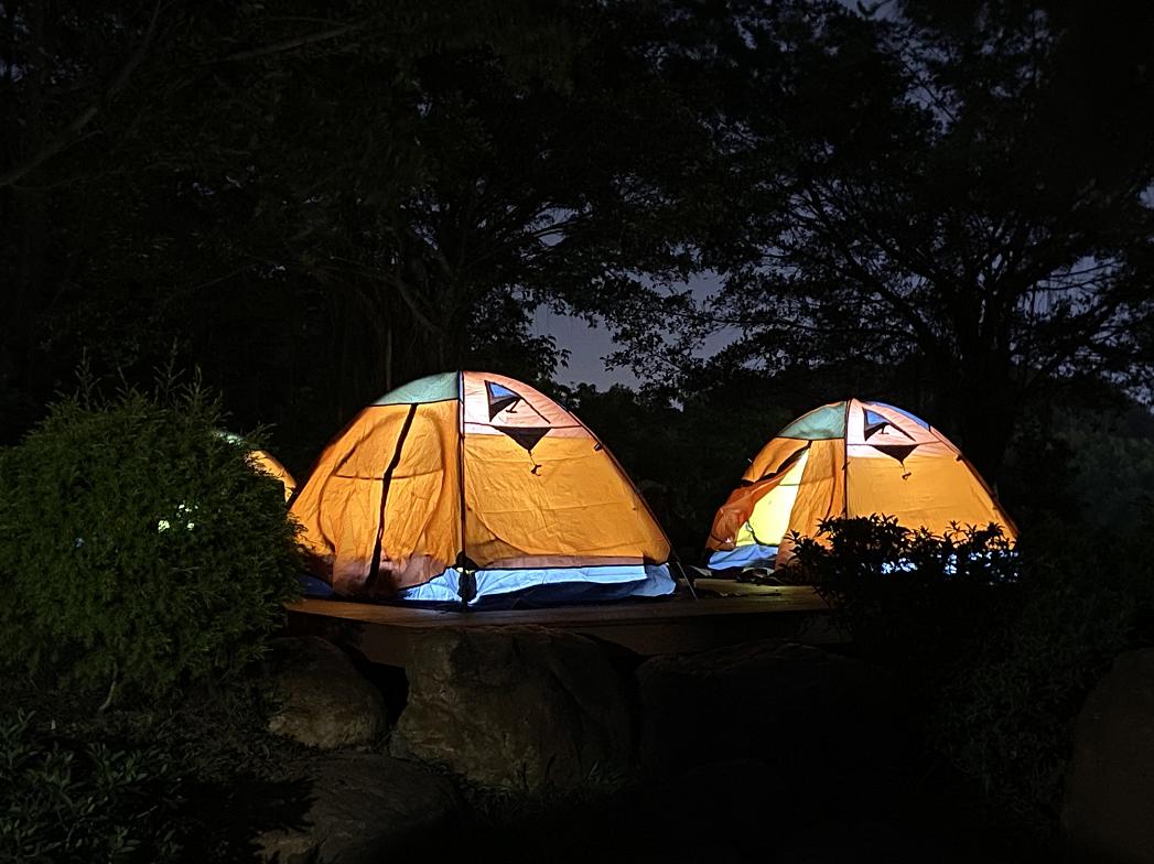 星空下帐篷度假酒店,旅游免费帐篷露营住宿