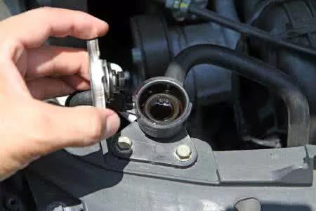 卡车水箱脏了怎么清理,卡车水箱清洗视频教程大全