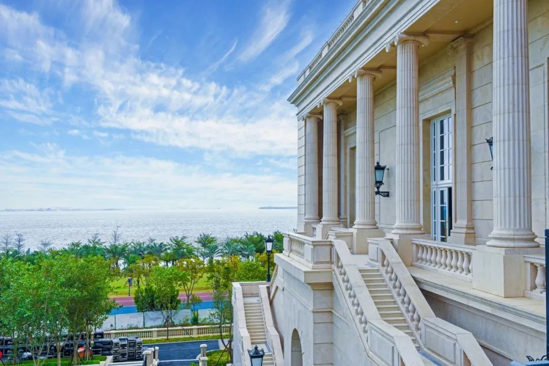 生鲜预告！A萌君为你运送了“一动车”的福利，低至1元住酒店~