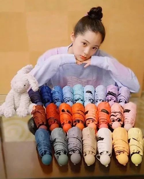 胶囊伞轻便防晒,轻而小巧的防晒伞