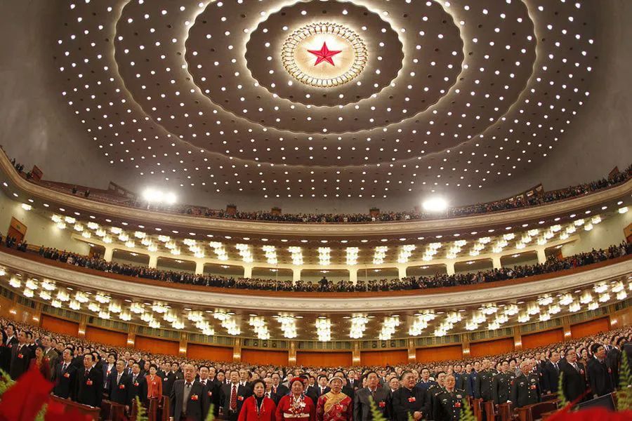 人民大会堂国徽与红旗,人民大会堂和国徽图片