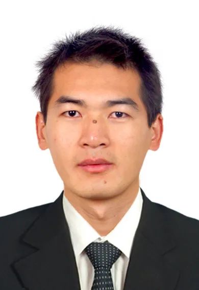 优秀！海外奔波16载，未变曾经那少年…