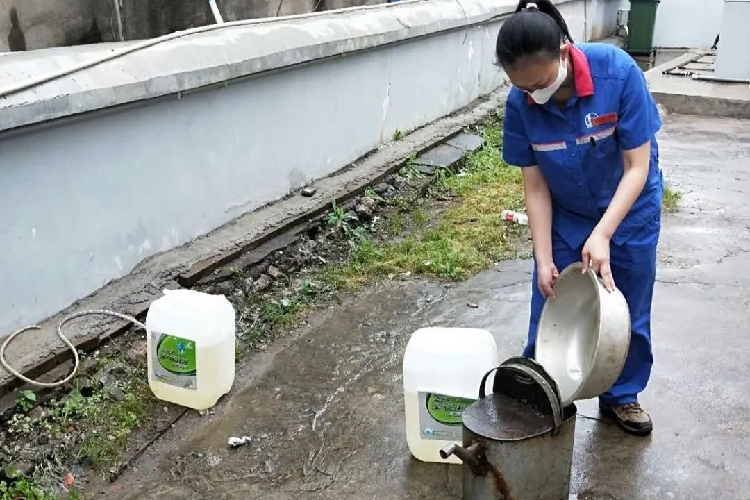 110吗？我加完油把油枪也带走了，咋办？