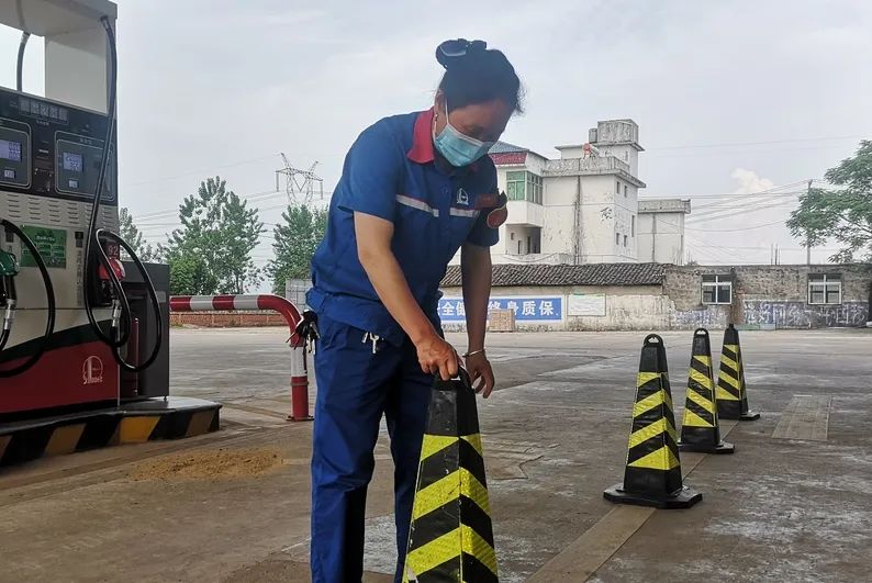 110吗？我加完油把油枪也带走了，咋办？