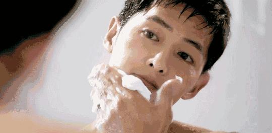 北欧拉脱维亚人将古龙香水、蜂巢塞进香皂...一块从头洗到脚，干净省事