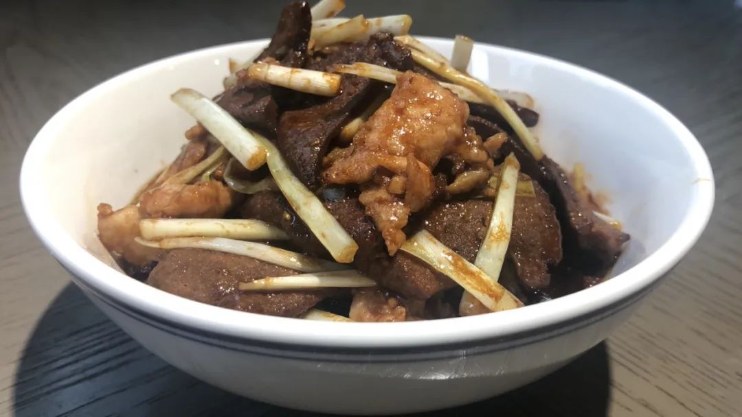 36000方!杭州城西这家社区mall,80%是烟火气小馆!100块吃8个经典老菜,还有思聪打卡店