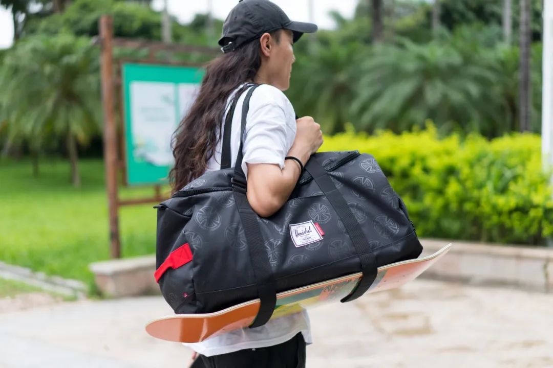 要装就装个够，HerschelXIndependent联名系列包满足