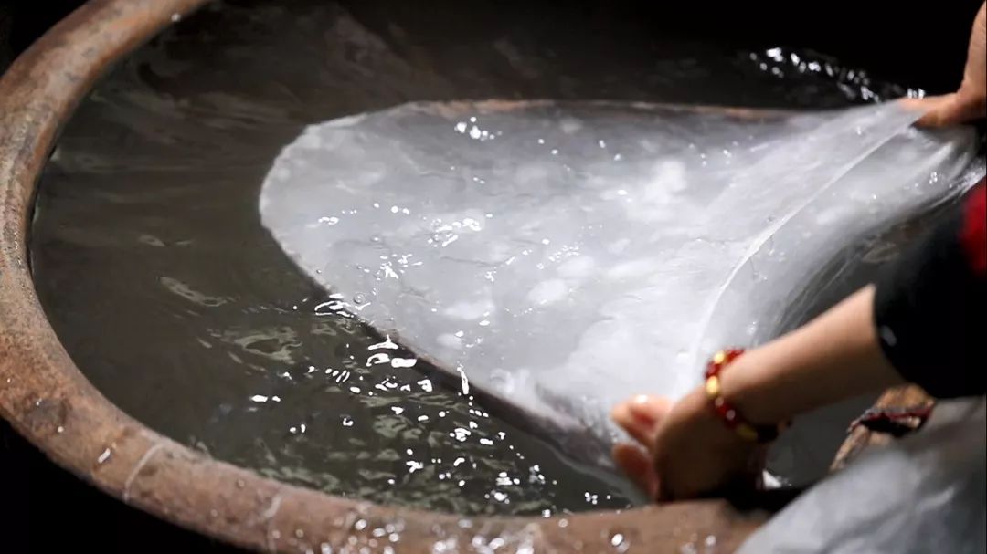 棉花被和蚕丝被到底哪个好,蚕丝被和棉花被哪个好一点