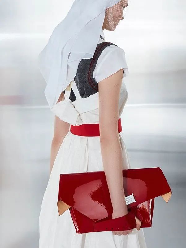 周雨彤祛痘神器,周雨彤的泪沟神器