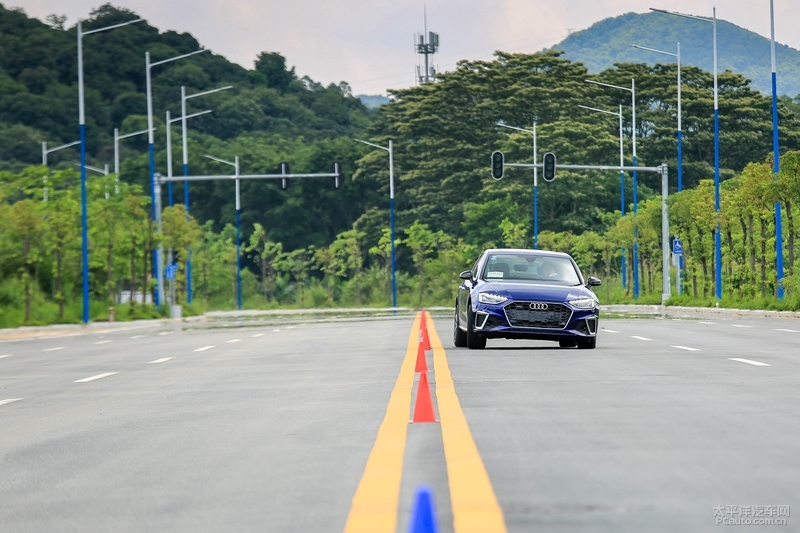 一鸣惊人鉴定,奥迪a4l45tfsi臻选动感型第一视角