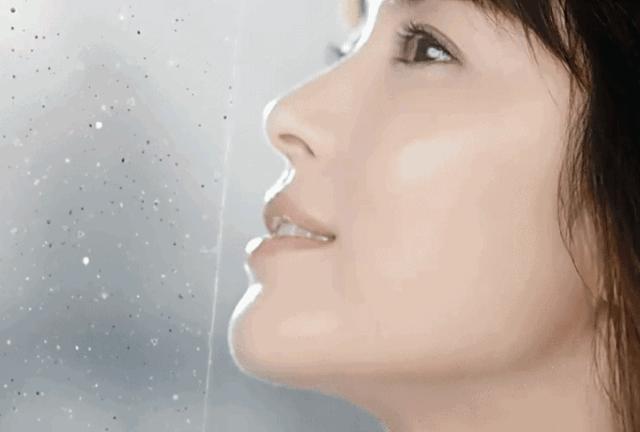 pony使用的底妆,pony化妆从洗脸开始