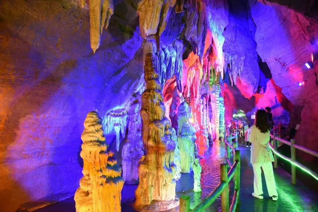 景区活动丨转发就免门票，这个父亲节，沂水旅游为您孝心买单！！！