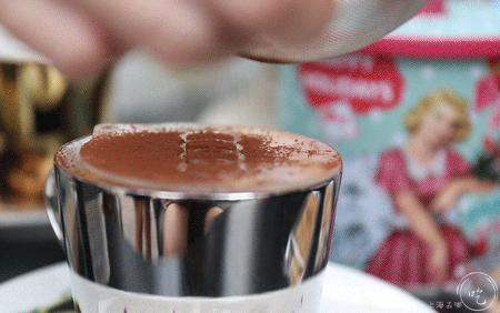 太刚了！这店居然敢开在「中国第一夜店」楼下...