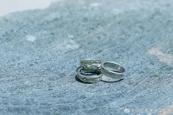 广西挂车高速追尾事故最新消息,广西高速追尾事件最新