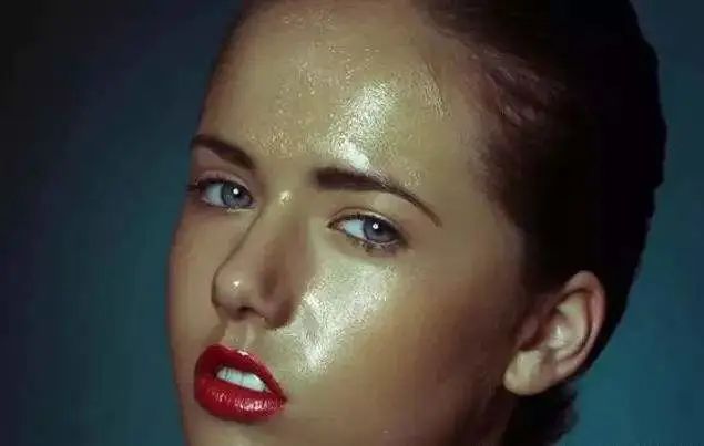 粉丝提问|有防晒,为什么身上很白,脸上很黑?