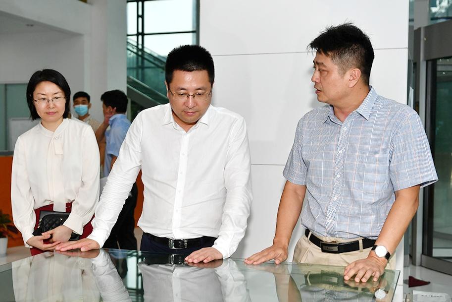区领导带队走访调研重点企业,区领导对接企业招商