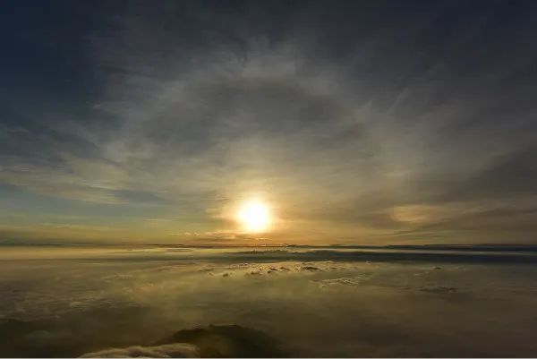 夏日登山看景,夏日峨眉山
