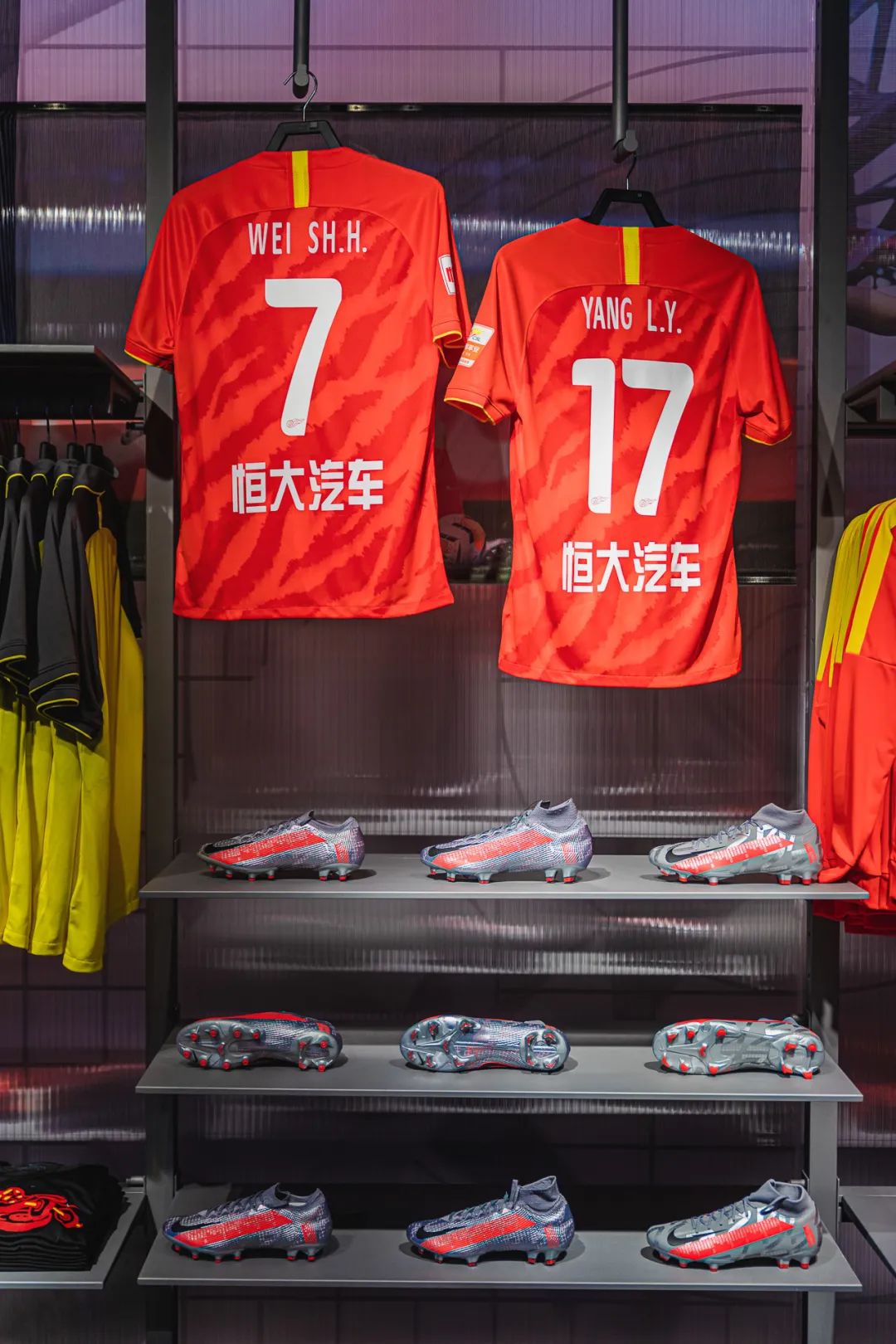 全球nike三大门店,广州nikerise概念店