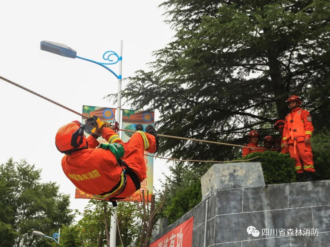 从难从严从实战出发,从难从严砺精兵