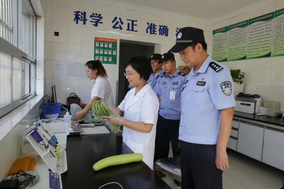 夏季治安夜警务护航夜经济,创新警务便民服务