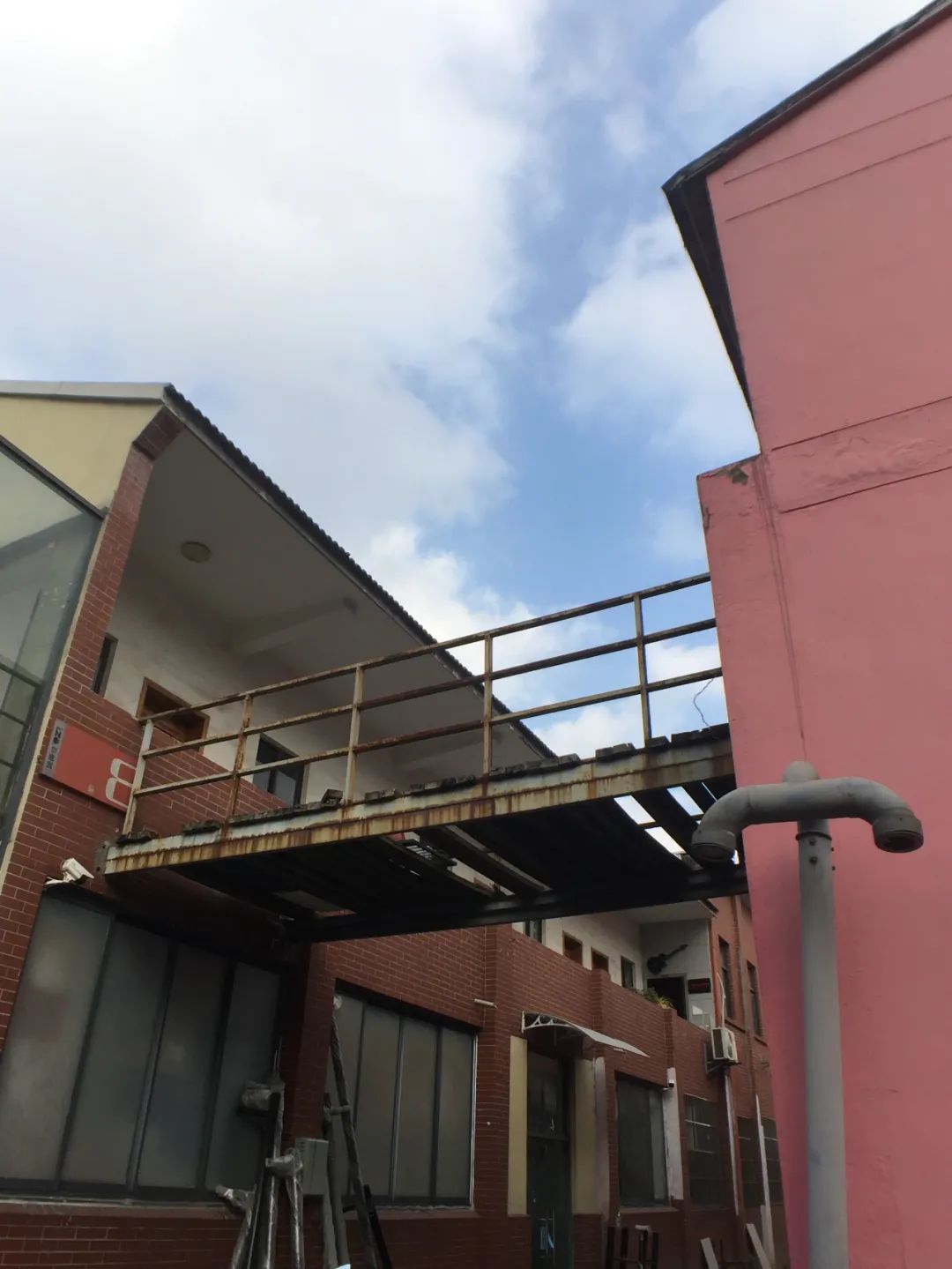 老旧厂房变身高大上创意产业园,老厂房的创意园