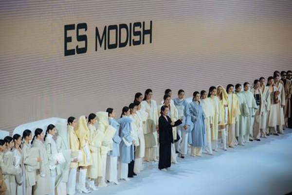 鏌犳缁胯尪鏃惰,鏌犳缁胯尪鏈嶉グ