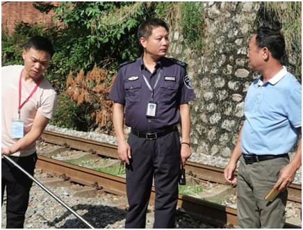 致敬八一的红与绿,致敬八一从橄榄绿到警营蓝