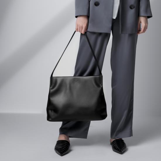 通勤包推荐|容量大、颜值高，走在路上都会被问链接