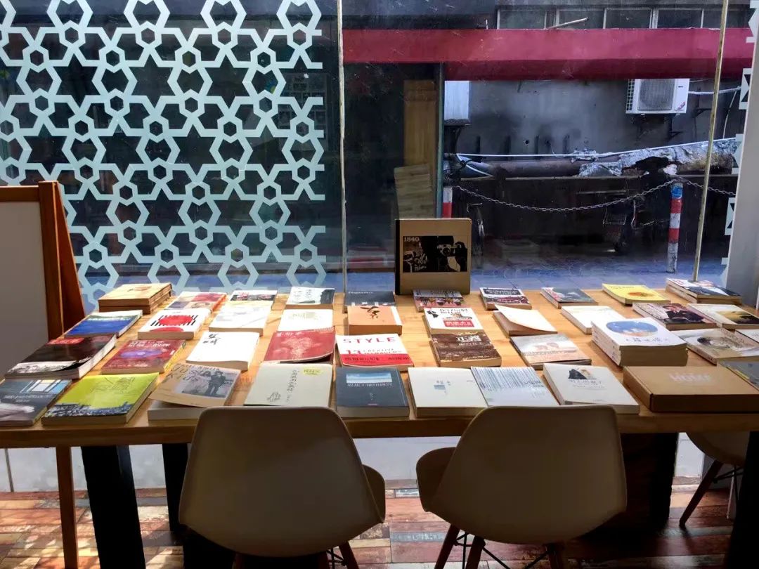 经营一家小店不需要太复杂,经营书店需要资质吗